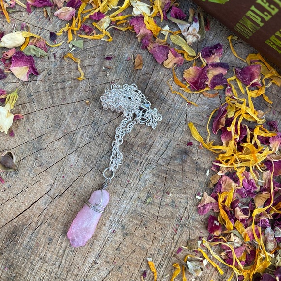 Pink aura quartz necklace - Picture 3 of 4